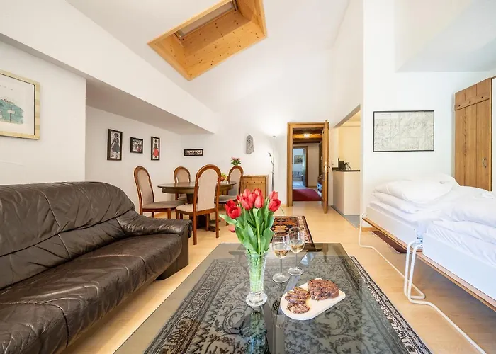 2403 Charmante Dachwohnung Mit Hohen Decken Und Suedbalkon Apartment *