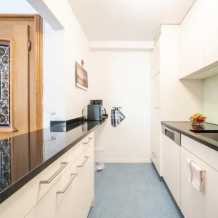 2403 Charmante Dachwohnung Mit Hohen Decken Und Suedbalkon Apartamento